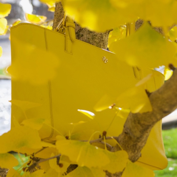 Tory Burch York Tote - Picture 3 of 8